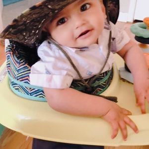 Meet your Posher, Bee